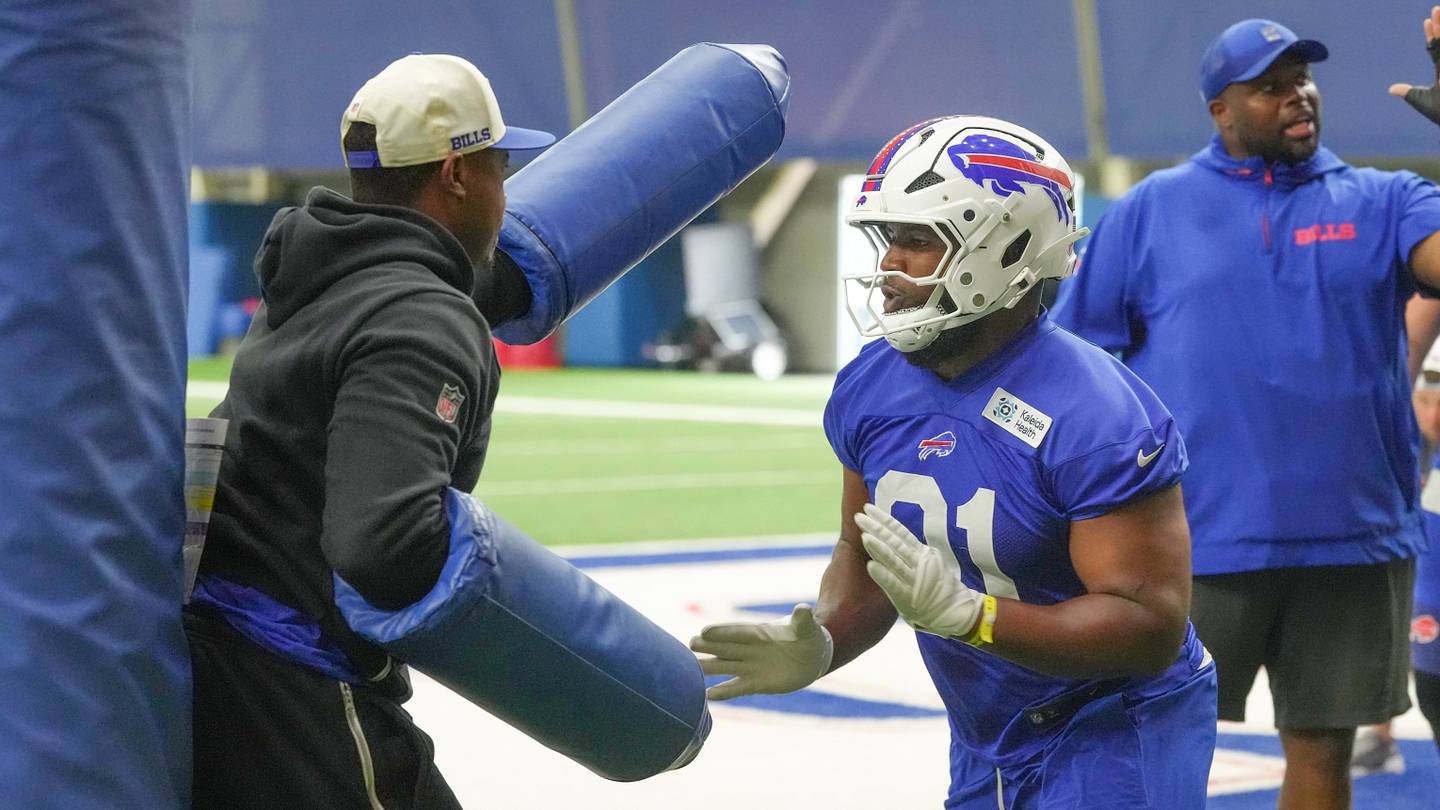 Giocatori dei Buffalo Bills tornano in allenamento, mentre altri restano infortunati