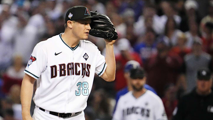 Arizona Diamondbacks relief pitcher Paul Sewald (38) pitches during the ninth inning during game