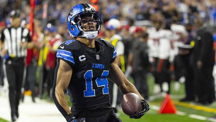 Detroit Lions wide receiver Amon-Ra St. Brown (14)