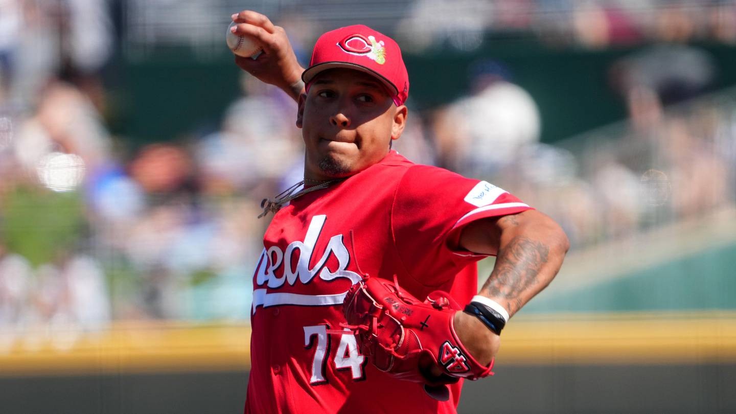 Cincinnati Reds Make Surprising Move, Promote Rookie to Active Roster