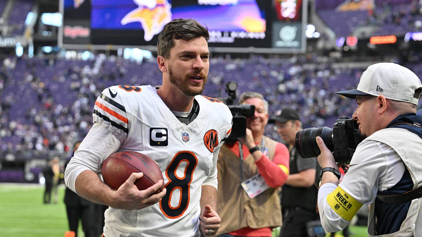 Fantasy Football Week 8 Kicker Sits: Andres Borregales & Cairo Santos Face Tough Test