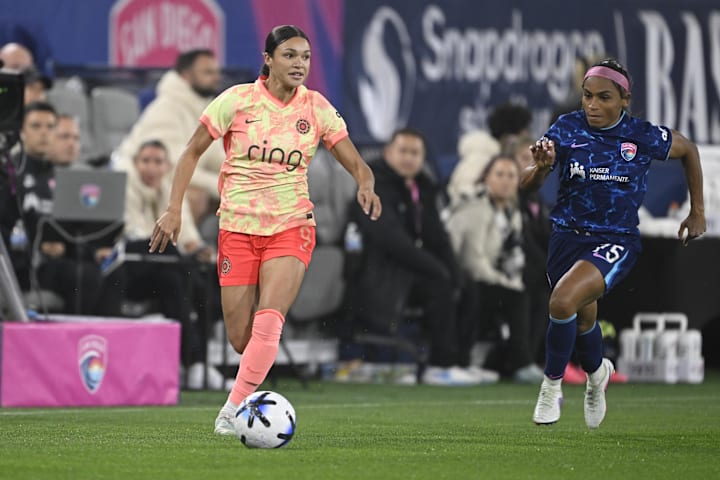 Sophia Wilson carries the ball forward during the second half against San Diego Wave FC