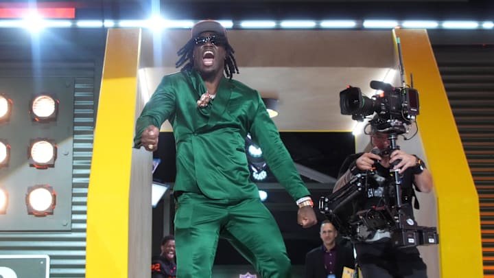 Texas A&M Aggies DE Shemar Stewart is selected by the Bengals as the No. 17 pick in the 1st round of the 2025 NFL Draft 