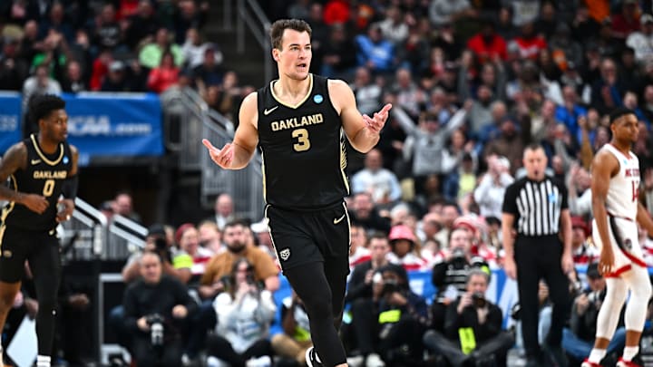 Oakland v NC State