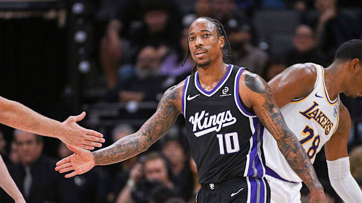 Oct 26, 2025; Sacramento, California, USA; Sacramento Kings guard/forward Demar Derozan (10) high fives a team mate after scoring against the Los Angeles Lakers during the first quarter at Golden 1 Center. Mandatory Credit: Ed Szczepanski-Imagn Images Oct 26, 2025; Sacramento, California, USA; Sacramento Kings guard/forward Demar Derozan (10) high fives a team mate after scoring against the Los Angeles Lakers during the first quarter at Golden 1 Center. Mandatory Credit: Ed Szczepanski-Imagn Images