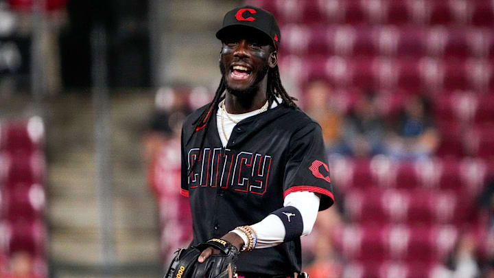 Cincinnati Reds shortstop Elly De La Cruz (44) smiles between pitches in the seventh inning of the MLB National League game between the Cincinnati Reds and the Washington Nationals at Great American Ball Park in downtown Cincinnati on Friday, May 2, 2025.