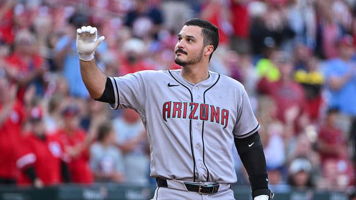 Jun 22, 2026; St. Louis, Missouri, USA; Arizona Diamondbacks third baseman Nolan Arenado (28) salutes the fans as he receives a standing ovation in his first visit back to St. Louis during the second inning at Busch Stadium. Mandatory Credit: Jeff Curry-Imagn Images Jun 22, 2026; St. Louis, Missouri, USA; Arizona Diamondbacks third baseman Nolan Arenado (28) salutes the fans as he receives a standing ovation in his first visit back to St. Louis during the second inning at Busch Stadium. Mandatory Credit: Jeff Curry-Imagn Images