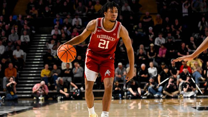Mar 4, 2025; Nashville, Tennessee, USA; Arkansas Razorbacks guard D.J. Wagner (21) dribbles the ball against the Vanderbilt Commodores during the second half at Memorial Gymnasium. Mandatory Credit: Steve Roberts-Imagn Images Mar 4, 2025; Nashville, Tennessee, USA; Arkansas Razorbacks guard D.J. Wagner (21) dribbles the ball against the Vanderbilt Commodores during the second half at Memorial Gymnasium. Mandatory Credit: Steve Roberts-Imagn Images