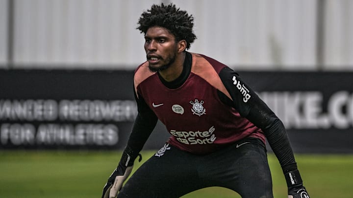 Hugo Souza foi convocado para a Seleção Brasileira nesta semana