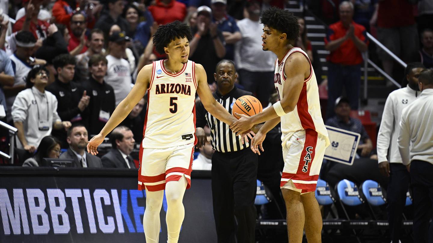 Arizona gets a gritty win over Utah State to advance to NCAA Tournament ...