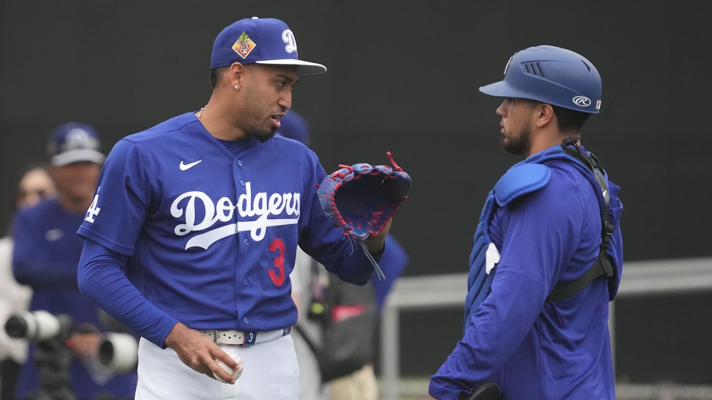 Dodgers Place Edwin Diaz on Injured List With Elbow Injury