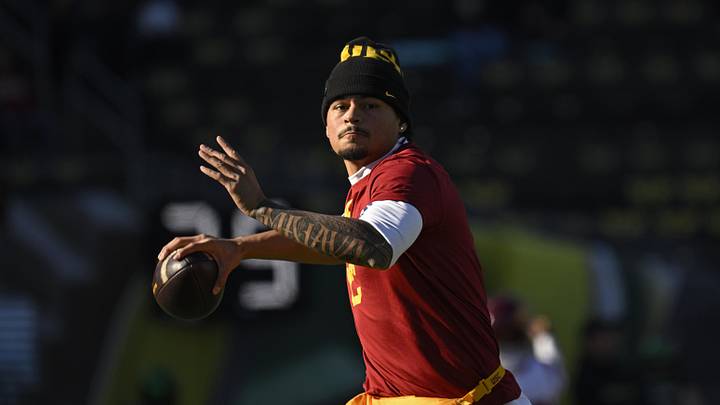 Nov 22, 2025; Eugene, Oregon, USA; Southern California Trojans quarterback Jayden Maiava (14) warms up before the game against the Oregon Ducks at Autzen Stadium. Mandatory Credit: Troy Wayrynen-Imagn Images Nov 22, 2025; Eugene, Oregon, USA; Southern California Trojans quarterback Jayden Maiava (14) warms up before the game against the Oregon Ducks at Autzen Stadium. Mandatory Credit: Troy Wayrynen-Imagn Images