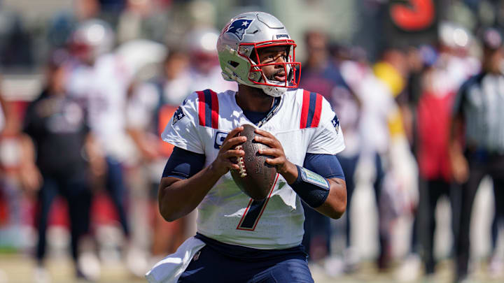 Sep 29, 2024; Santa Clara, California, USA; New England Patriots quarterback Jacoby Brissett (7) prepares to pass the football against the San Francisco 49ers during the first quarter at Levi's Stadium.