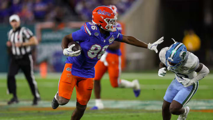 New Baylor tight end Tony Livingston with the catch against Tulane in 2024