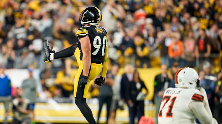 Cleveland Browns v Pittsburgh Steelers