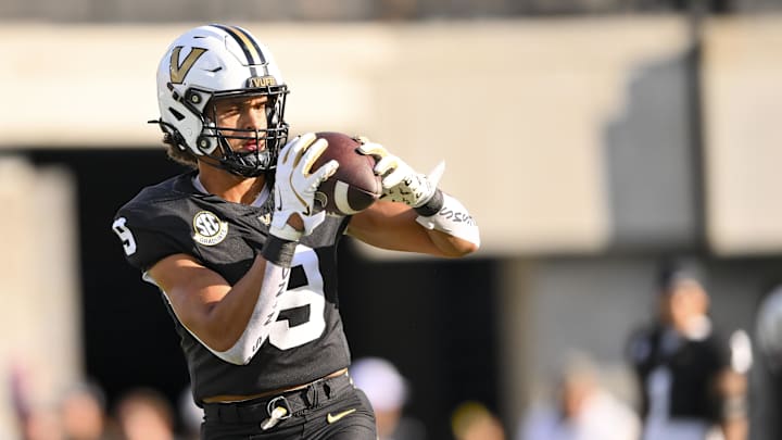 Nov 8, 2025; Nashville, Tennessee, USA;  Vanderbilt Commodores tight end Eli Stowers (9) against the Auburn Tigers during pre-game warmups at FirstBank Stadium. Mandatory Credit: Steve Roberts-Imagn Images