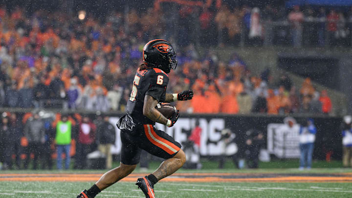 Nov 18, 2023; Corvallis, Oregon, USA; Oregon State Beavers running back Damien Martinez (6) runs the