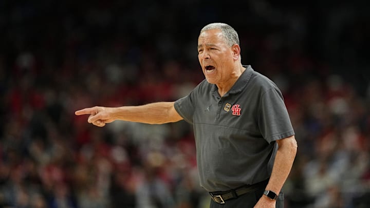 Houston Cougars head coach Kelvin Sampson reacts after a play against the Florida Gators during the national championship game of the Final Four of the 2025 NCAA Tournament.