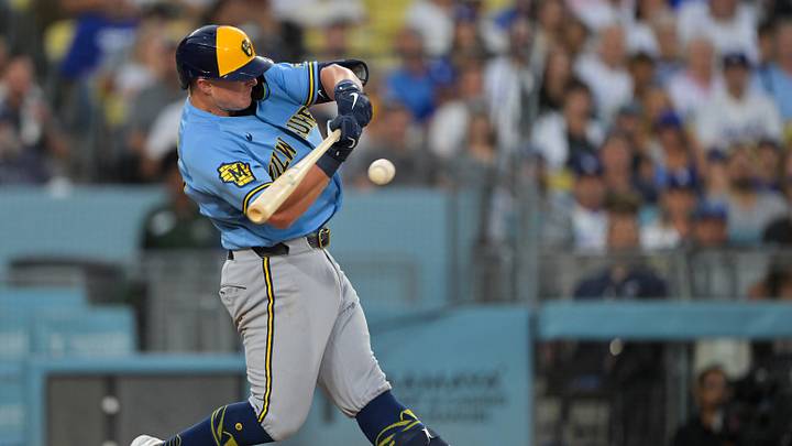 Andrew Vaughn and the Brewers are road favorites against the Mets.