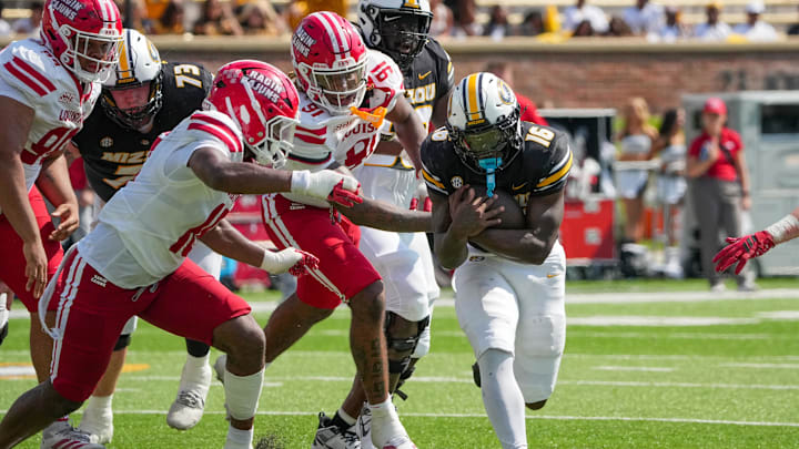 Syracuse football could take a look at former 5-star edge recruit Javion Hilson, who plans to transfer out of Missouri.