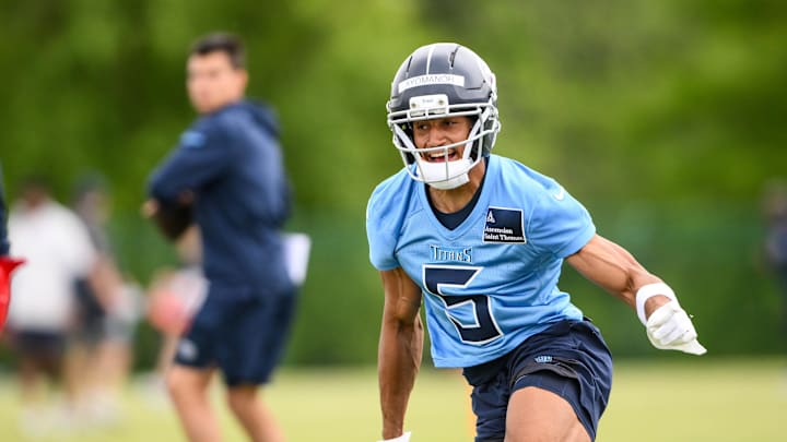 Tennessee Titans wider receiver Elic Ayomanor goes through drills during Rookie Mini Camp. Mandatory Credit: Steve Roberts-Imagn Images