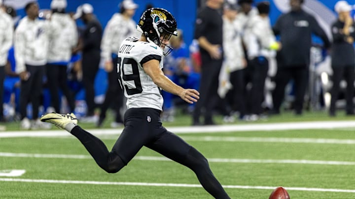 Nov 17, 2024; Detroit, Michigan, USA; Jacksonville Jaguars tight end Luke Farrell (89) kicks off the ball after a field goal against the Detroit Lions during the first half at Ford Field. Mandatory Credit: David Reginek-Imagn Images