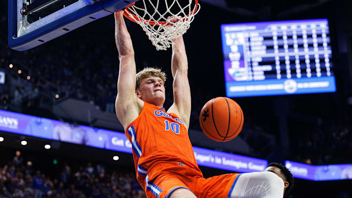 Mar 7, 2026; Lexington, Kentucky, USA; Florida Gators forward Thomas Haugh (10) dunks the ball during the first half against the Kentucky Wildcats at Rupp Arena at Central Bank Center. Mandatory Credit: Jordan Prather-Imagn Images