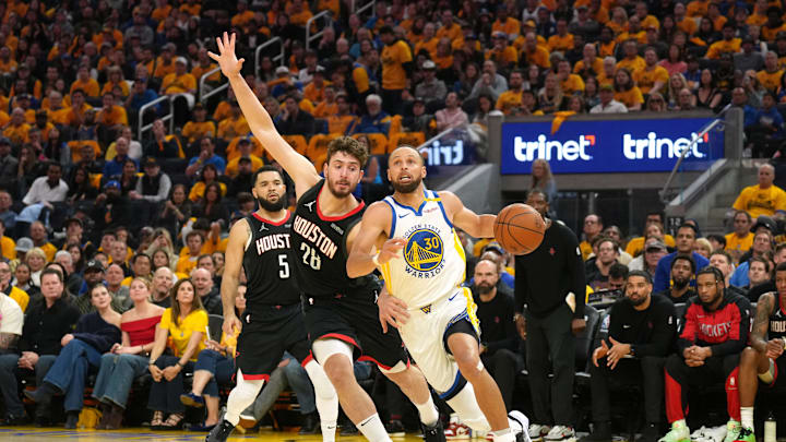 Apr 26, 2025; San Francisco, California, USA; Golden State Warriors guard Stephen Curry (30) dribbles against Houston Rockets center Alperen Sengun (28) during the second quarter of game three of first round for the 2024 NBA Playoffs at Chase Center. Mandatory Credit: Darren Yamashita-Imagn Images Apr 26, 2025; San Francisco, California, USA; Golden State Warriors guard Stephen Curry (30) dribbles against Houston Rockets center Alperen Sengun (28) during the second quarter of game three of first round for the 2024 NBA Playoffs at Chase Center. Mandatory Credit: Darren Yamashita-Imagn Images