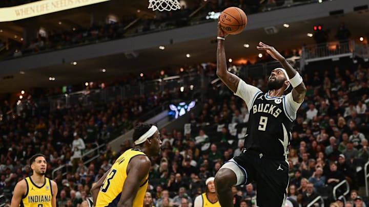 Apr 27, 2025; Milwaukee, Wisconsin, USA; Milwaukee Bucks forward Bobby Portis (9) takes a shot against Indiana Pacers forward Pascal Siakam (43) in the third quarter during game four of first round for the 2024 NBA Playoffs at Fiserv Forum. Mandatory Credit: Benny Sieu-Imagn Images Apr 27, 2025; Milwaukee, Wisconsin, USA; Milwaukee Bucks forward Bobby Portis (9) takes a shot against Indiana Pacers forward Pascal Siakam (43) in the third quarter during game four of first round for the 2024 NBA Playoffs at Fiserv Forum. Mandatory Credit: Benny Sieu-Imagn Images