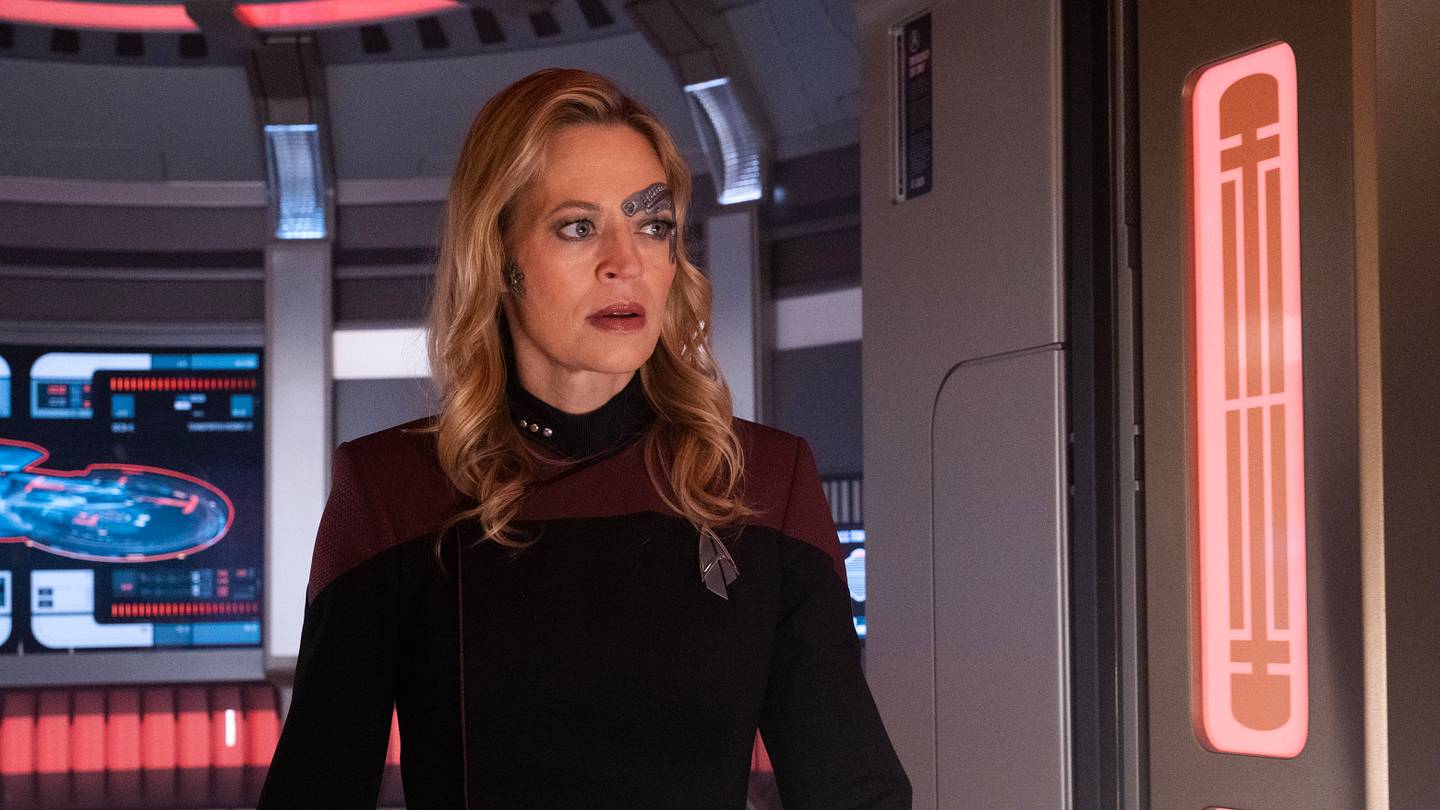 Star Trek alum Jeri Ryan books mystery role in Paramount+ original