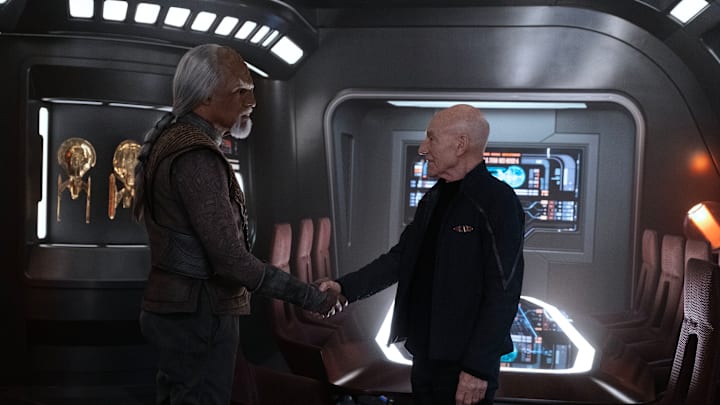 Michael Dorn as Worf and Joanthan Frakes as Will Riker in "The Bounty" Episode 306, Star Trek: Picard on Paramount+. Photo Credit: Trae Patton/Paramount+. ©2021 Viacom, International Inc. All Rights Reserved.