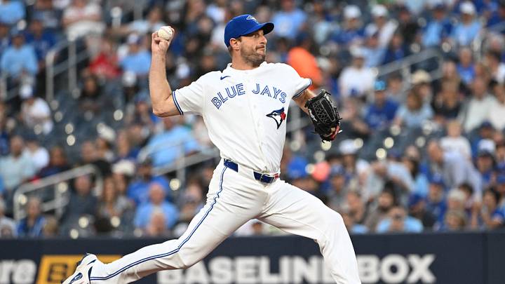 Toronto Blue Jays starting pitcher Max Scherzer delivers a pitch. Mandatory Credit: Dan Hamilton-Imagn Images