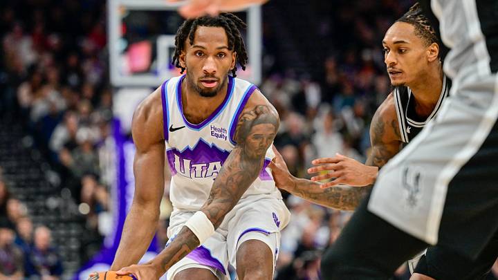 Oct 28, 2026; Salt Lake City, Utah, USA; Utah Jazz guard Darryn Peterson (22) looks down court for an open teammate while being defended by San Antonio Spurs guard/forward Devin Vassell (24) during the second half at Delta Center. Mandatory Credit: Peter Creveling-Imagn Images Oct 28, 2026; Salt Lake City, Utah, USA; Utah Jazz guard Darryn Peterson (22) looks down court for an open teammate while being defended by San Antonio Spurs guard/forward Devin Vassell (24) during the second half at Delta Center. Mandatory Credit: Peter Creveling-Imagn Images