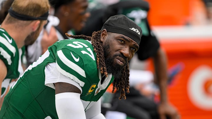 Sep 15, 2024; Nashville, Tennessee, USA; New York Jets linebacker C.J. Mosley (57) looks up at the scoreboard from the bench against the Tennessee Titans during the second half during the second half at Nissan Stadium. Sep 15, 2024; Nashville, Tennessee, USA; New York Jets linebacker C.J. Mosley (57) looks up at the scoreboard from the bench against the Tennessee Titans during the second half during the second half at Nissan Stadium.