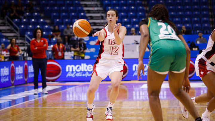 Caitlin Clark passes