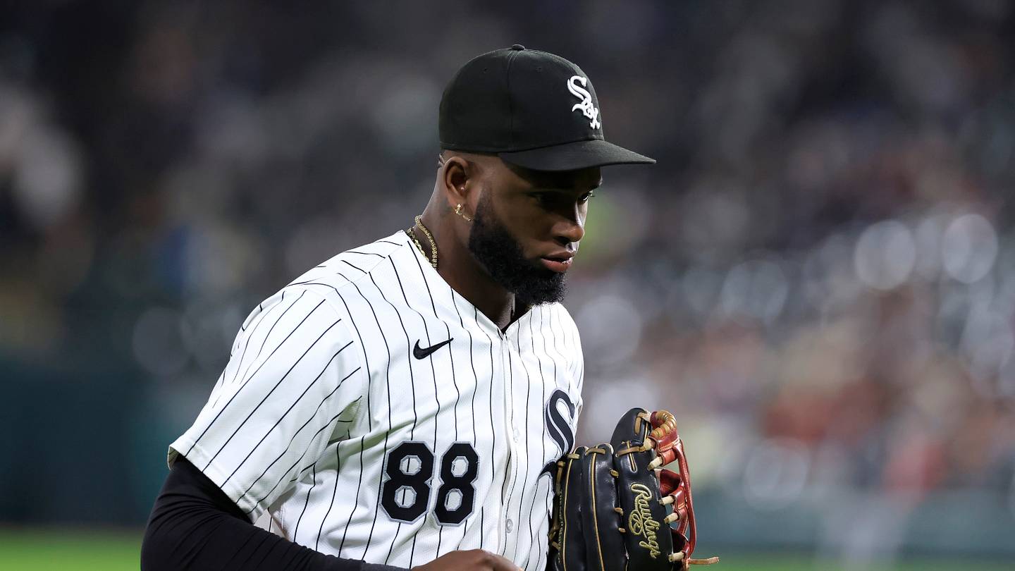 Giants Pass on Trade for Slumping Luis Robert Jr.