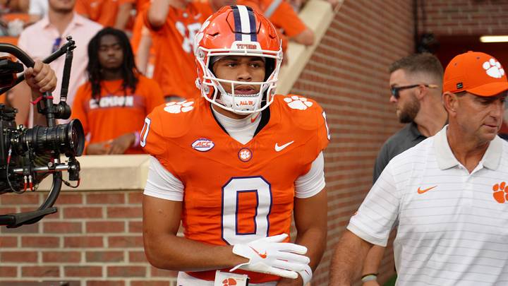 Aug 30, 2025; Clemson, South Carolina, USA; Clemson Tigers wide receiver Antonio Williams (0) during warmups before the game against the LSU Tigers at Memorial Stadium. Mandatory Credit: Ken Ruinard-USA TODAY Network via Imagn Images Aug 30, 2025; Clemson, South Carolina, USA; Clemson Tigers wide receiver Antonio Williams (0) during warmups before the game against the LSU Tigers at Memorial Stadium. Mandatory Credit: Ken Ruinard-USA TODAY Network via Imagn Images