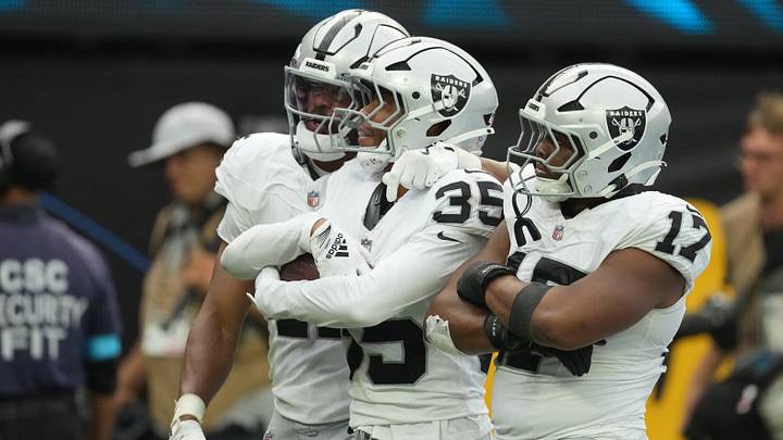 Inglewood, California, USA; Las Vegas Raiders cornerback Hezekiah Masses (35) and Las Vegas Raiders linebacker Nakobe Dean (17) react after a play against the Los Angeles Chargers during the second half at SoFi Stadium. Mandatory Credit: Kirby Lee-Imagn Images Inglewood, California, USA; Las Vegas Raiders cornerback Hezekiah Masses (35) and Las Vegas Raiders linebacker Nakobe Dean (17) react after a play against the Los Angeles Chargers during the second half at SoFi Stadium. Mandatory Credit: Kirby Lee-Imagn Images