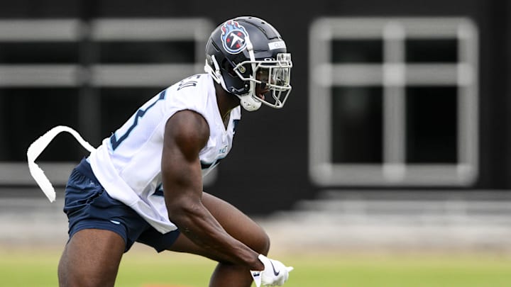 Tennessee Titans outside linebacker Oluwafemi Oladejo goes through drills during Rookie Mini Camp. Mandatory Credit: Steve Roberts-Imagn Images