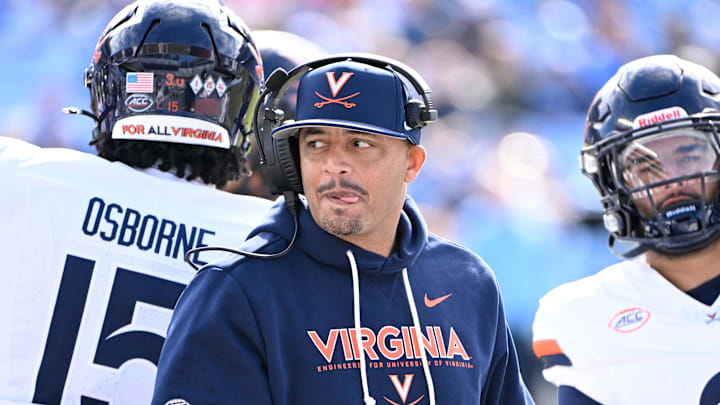 Oct 25, 2025; Chapel Hill, North Carolina, USA; Virginia Cavaliers head coach Tony Elliott on the field in the first quarter at Kenan Stadium. Mandatory Credit: Bob Donnan-Imagn Images Oct 25, 2025; Chapel Hill, North Carolina, USA; Virginia Cavaliers head coach Tony Elliott on the field in the first quarter at Kenan Stadium. Mandatory Credit: Bob Donnan-Imagn Images