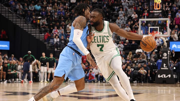 Jan 22, 2025; Inglewood, California, USA; Boston Celtics guard Jaylen Brown (7) drives against LA Clippers guard Kevin Porter Jr. (77) during the fourth quarter at Intuit Dome. Mandatory Credit: Jason Parkhurst-Imagn Images Jan 22, 2025; Inglewood, California, USA; Boston Celtics guard Jaylen Brown (7) drives against LA Clippers guard Kevin Porter Jr. (77) during the fourth quarter at Intuit Dome. Mandatory Credit: Jason Parkhurst-Imagn Images