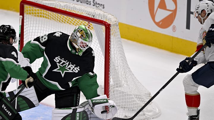 Dec 13, 2025; Dallas, Texas, USA; Dallas Stars goaltender Jake Oettinger (29) stops a shot by Florida Panthers center Sam Reinhart (13) during the first period at the American Airlines Center. Mandatory Credit: Jerome Miron-Imagn Images Dec 13, 2025; Dallas, Texas, USA; Dallas Stars goaltender Jake Oettinger (29) stops a shot by Florida Panthers center Sam Reinhart (13) during the first period at the American Airlines Center. Mandatory Credit: Jerome Miron-Imagn Images