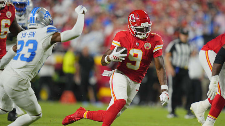 Oct 12, 2025; Kansas City, Missouri, USA; Kansas City Chiefs wide receiver Juju Smith-Schuster (9) makes a catch against the Detroit Lions during the first half at GEHA Field at Arrowhead Stadium. Mandatory Credit: Jay Biggerstaff-Imagn Images