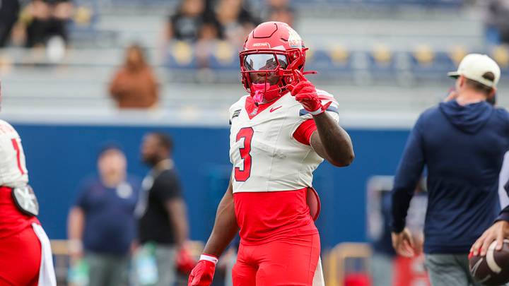Oct 10, 2026; Morgantown, West Virginia, USA; Arizona Wildcats running back Kedrick Reescano (3) doing warmups prior to their game against the West Virginia Mountaineers at Milan Puskar Stadium. Oct 10, 2026; Morgantown, West Virginia, USA; Arizona Wildcats running back Kedrick Reescano (3) doing warmups prior to their game against the West Virginia Mountaineers at Milan Puskar Stadium.