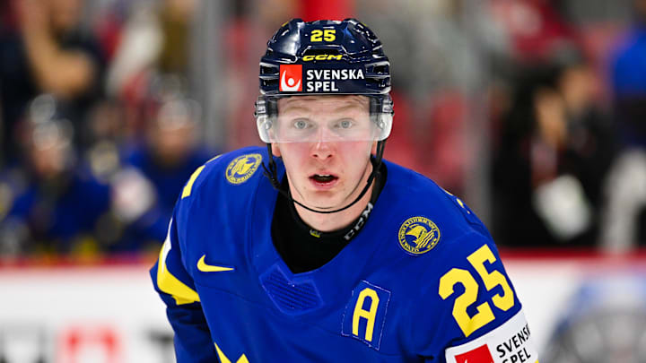 F Otto Stenberg in the 2025 IIHF World Junior Championship semifinals