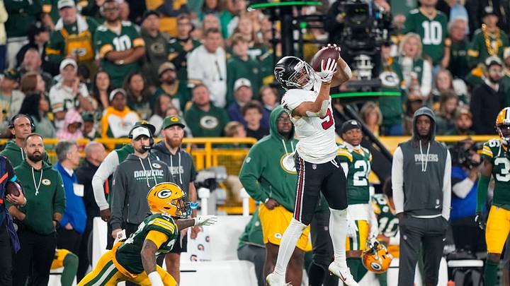 Sep 24, 2026; Green Bay, Wisconsin, USA;  Atlanta Falcons wide receiver Drake London (5) catches a pass during the fourth quarter against the Green Bay Packers at Lambeau Field. Mandatory Credit: Jeff Hanisch-Imagn Images