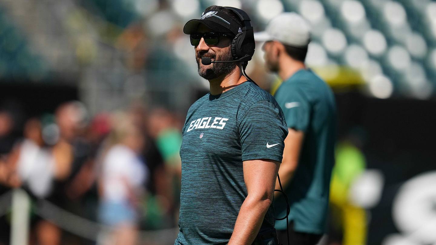 Eagles Explore Trade for Simmons Amid Cornerback Battle