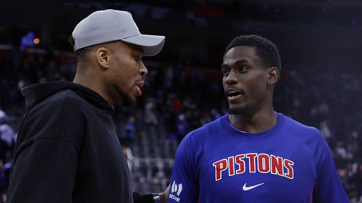 Apr 08, 2026; Detroit, Michigan, USA; Milwaukee Bucks forward Giannis Antetokounmpo speaks with Detroit Pistons center Jalen Duren after the game at Little Caesars Arena. Mandatory Credit: Rick Osentoski-Imagn Images Apr 08, 2026; Detroit, Michigan, USA; Milwaukee Bucks forward Giannis Antetokounmpo speaks with Detroit Pistons center Jalen Duren after the game at Little Caesars Arena. Mandatory Credit: Rick Osentoski-Imagn Images