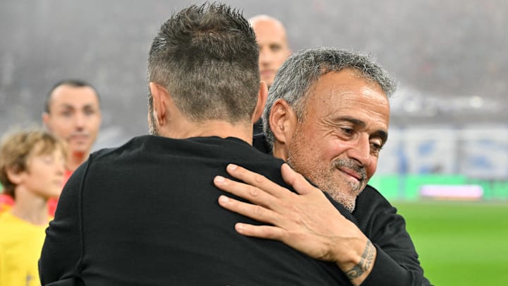 L. Enrique et R. De Zerbi, lors du trophée des champions remporté par Paris