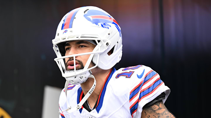 Buffalo Bills wide receiver Khalil Shakir (10) before an AFC Wild Card Round game against the Jacksonville Jaguars at EverBank Stadium. 